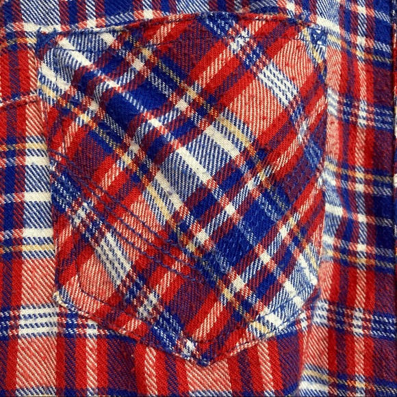 Volcom red plaid top with snaps - Picture 4 of 9